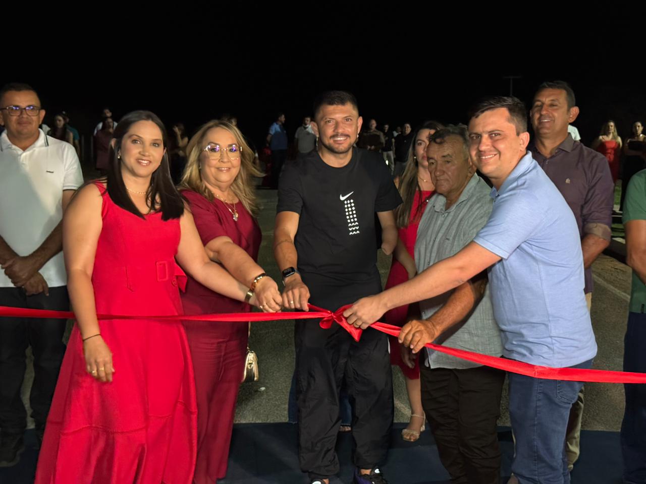 Leia mais sobre o artigo Inauguração do portal, creche e entrega de brindes no Natal do Povo